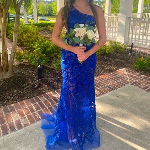 Size 4 - Jovani Prom/Pageant Dress - unaltered